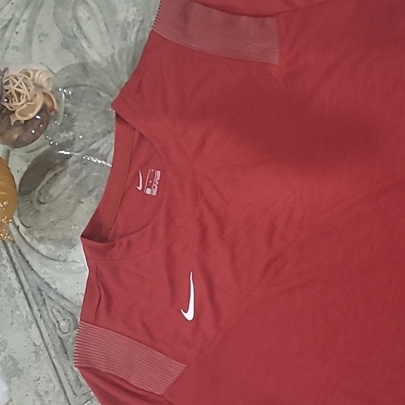 Nike Dri-FIT Team Player Size L Long Sleeve UV Crew Shirt CW3539-613 Crimson - Picture 4 of 9